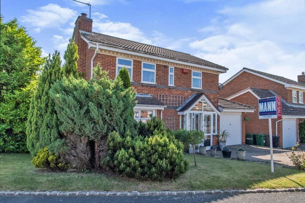 3 bedroom detached house for sale in Wytherling Close, Bearsted, Maidstone, ME14