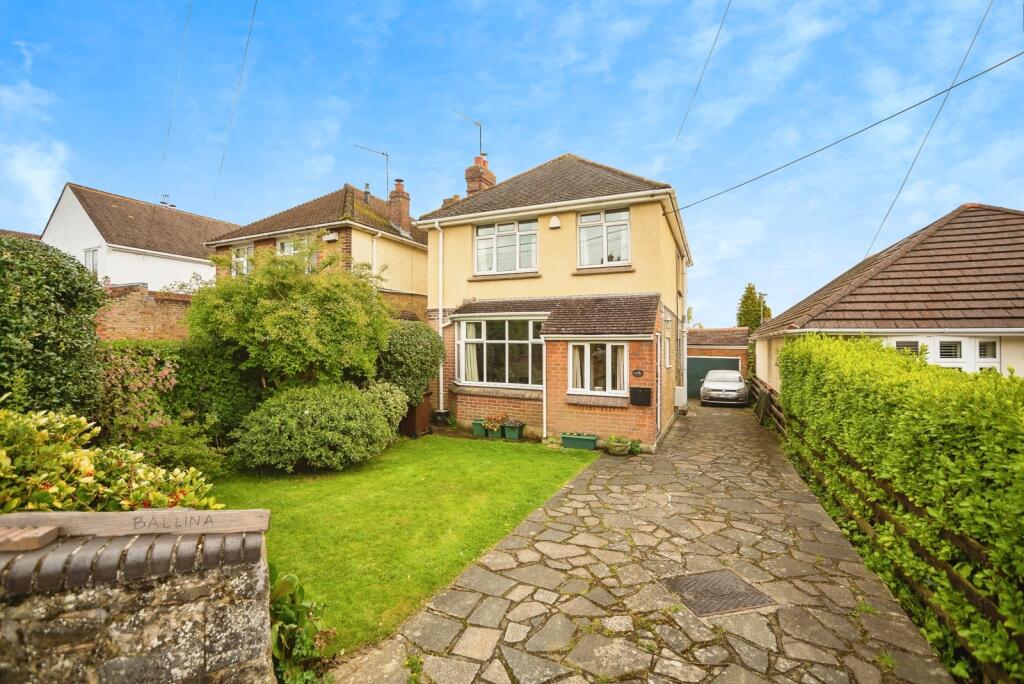Main image of property: Weavering Street, MAIDSTONE, Kent, ME14
