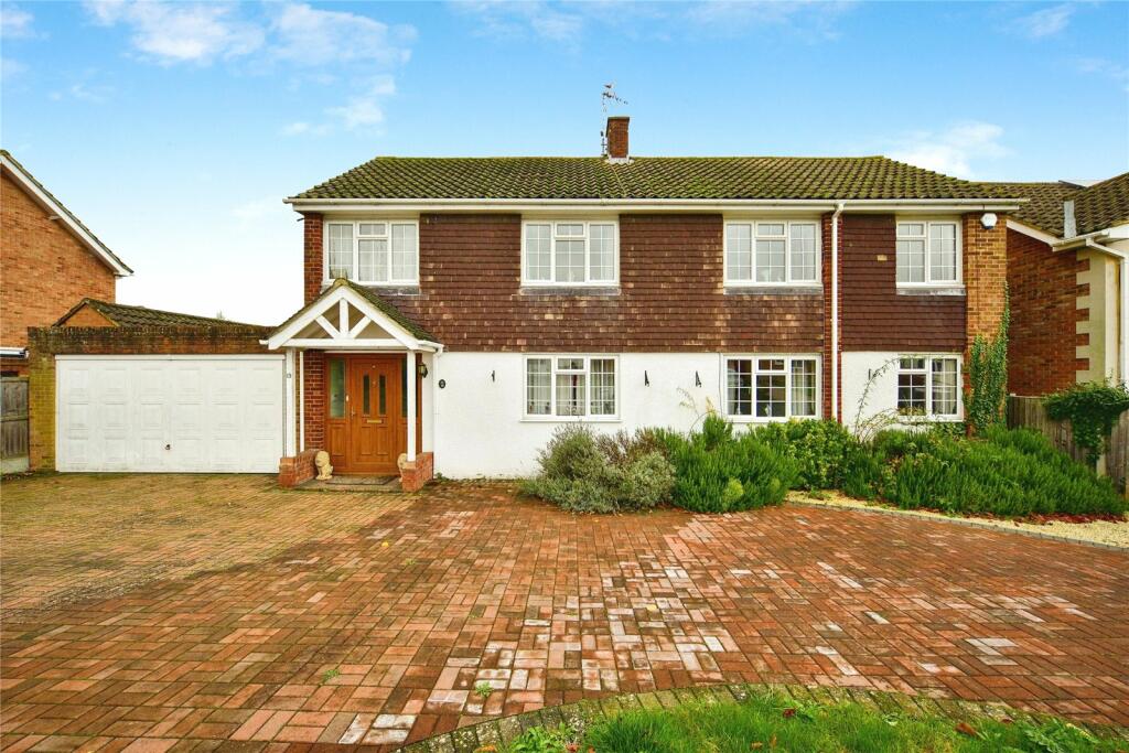 4 bedroom detached house for sale in Warden Close, Maidstone, Kent, ME16