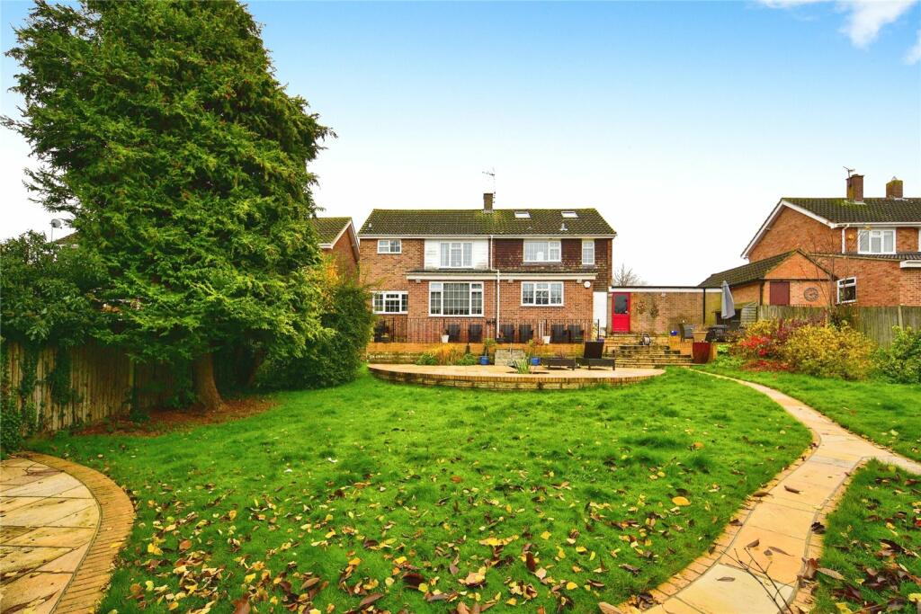 4 bedroom detached house for sale in Warden Close, Maidstone, Kent, ME16