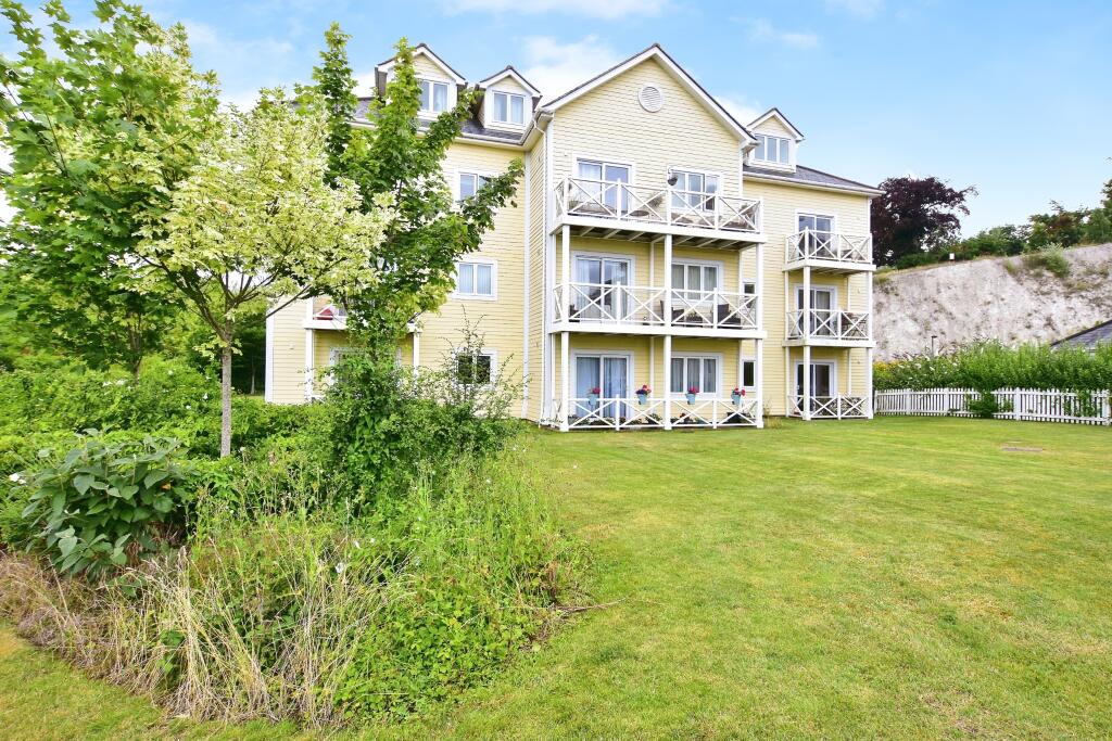 Main image of property: Alisander Close, Snodland, Kent, ME6