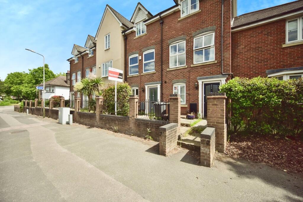 Main image of property: New Hythe Lane, Larkfield, Aylesford, Kent, ME20