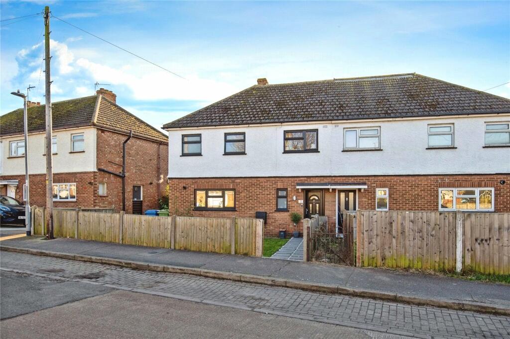 3 bedroom semidetached house for sale in New Road, Minster on Sea