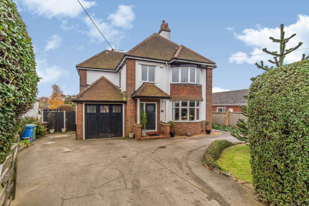 4 bedroom detached house for sale in Minster Road, MinsterOnSea