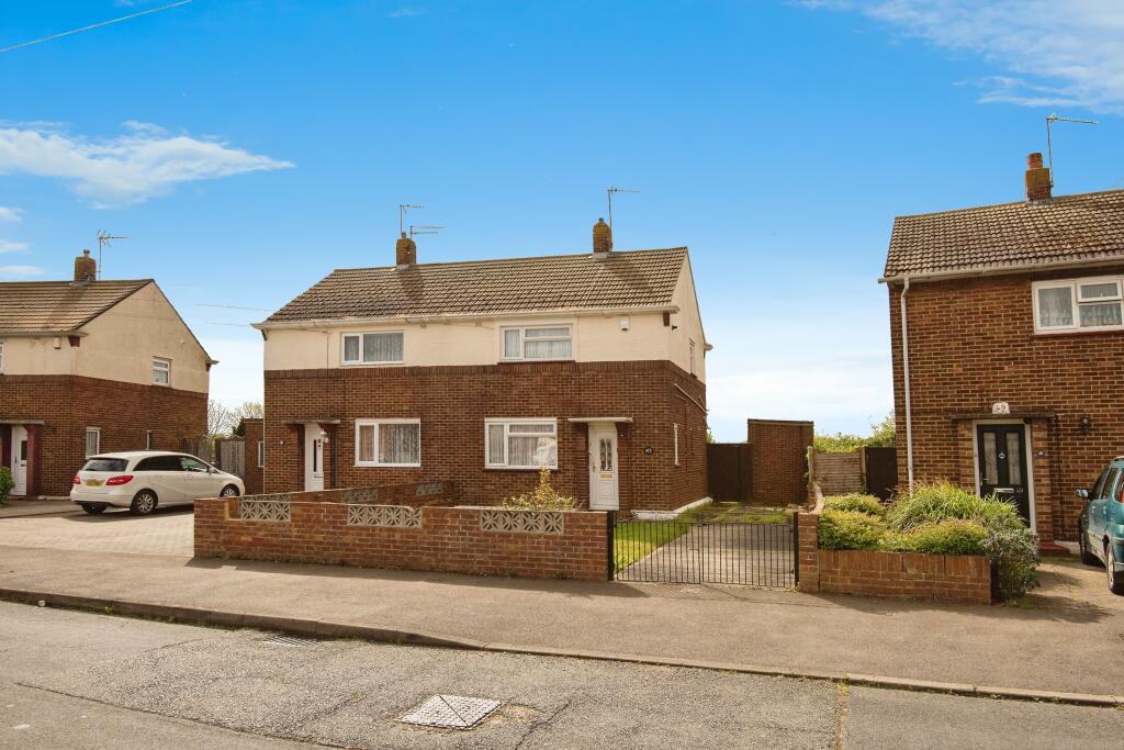 2 bedroom semidetached house for sale in Queensway, Sheerness, Kent, ME12