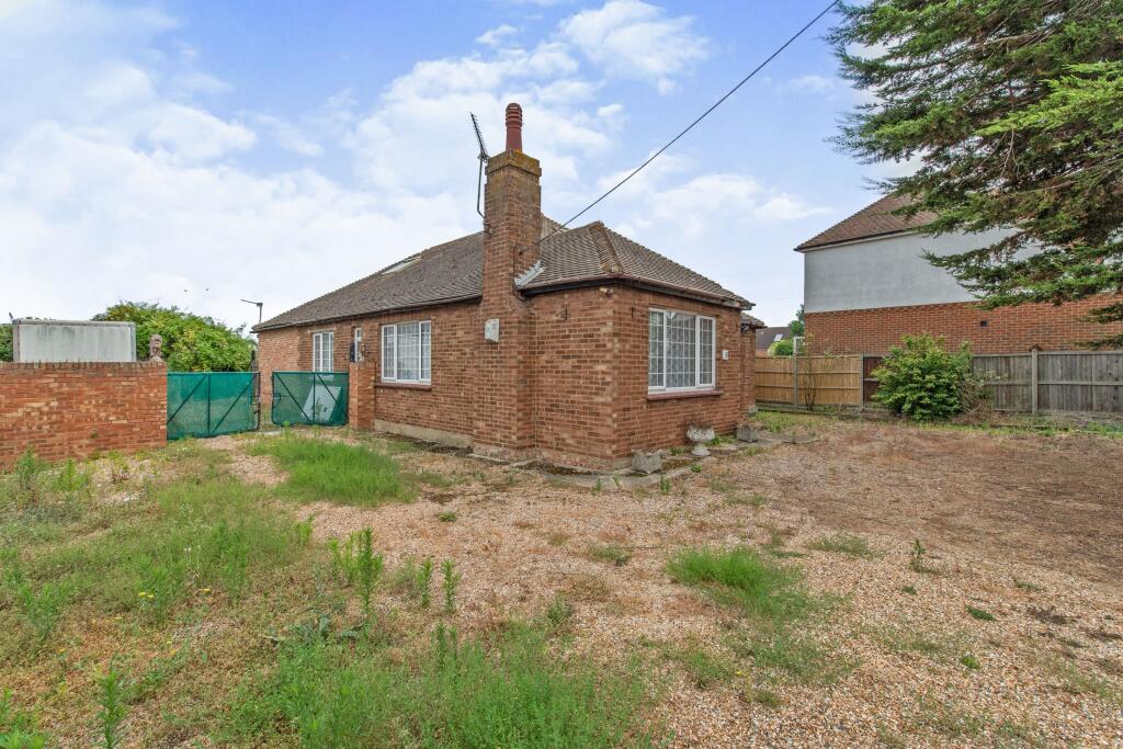 5 bedroom bungalow for sale in Wards Hill Road, Minster on Sea