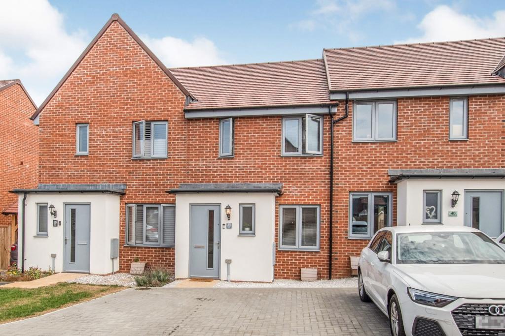 2 bedroom terraced house for sale in Faraday Drive, Minster on Sea