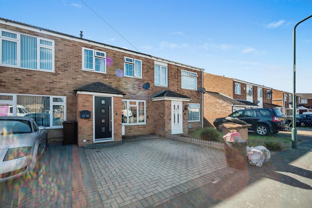 2 bedroom terraced house for sale in Pannell Road, Isle of Grain