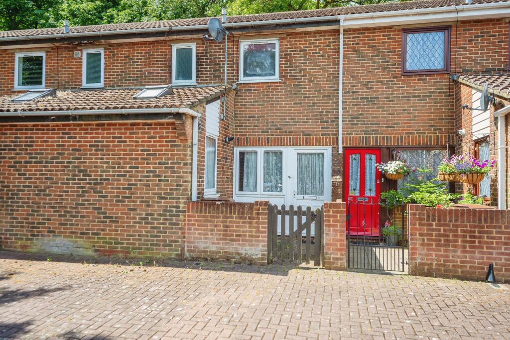 3 bedroom house for sale in Walsingham Close, Gillingham, Kent, ME8