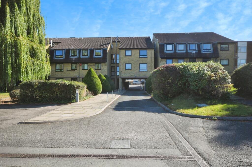 Main image of property: Howard Road, London, SE25