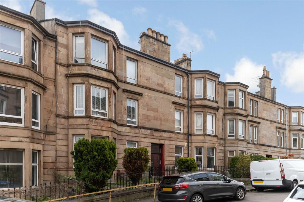 2 bedroom flat for sale in Wardlaw Drive, Rutherglen, Glasgow, South