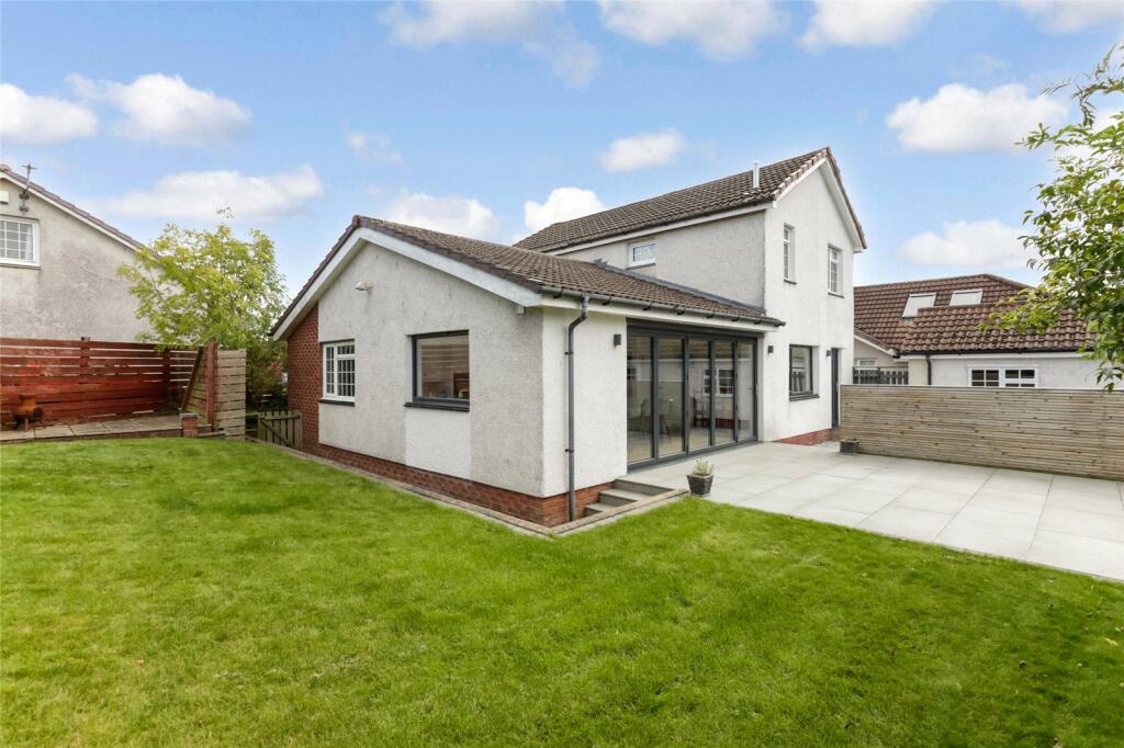 Main image of property: Invergarry Grove, Deaconsbank, Glasgow, Glasgow City, G46