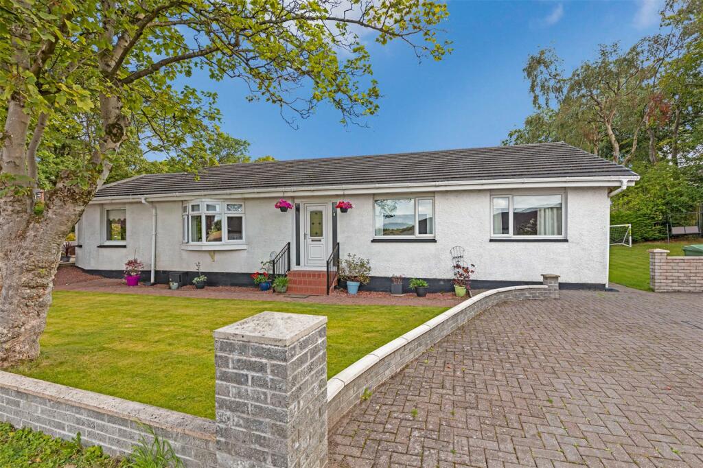 3 bedroom bungalow for sale in Whitehill Farm Road, Stepps, Glasgow, G33