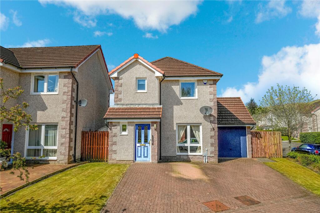3 bedroom detached house for sale in Ivy Leaf Place, Lennoxtown