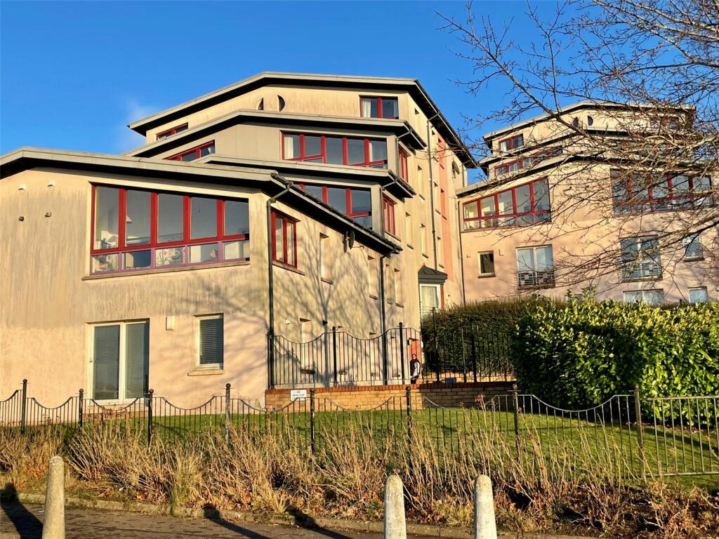 2 bedroom flat for sale in Windsor Crescent, Clydebank, West