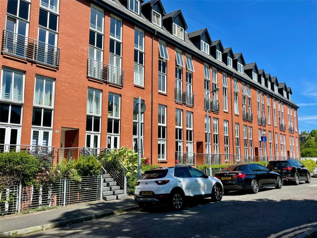 2 bedroom flat for sale in Randolph Gate, Broomhill, Glasgow, G11