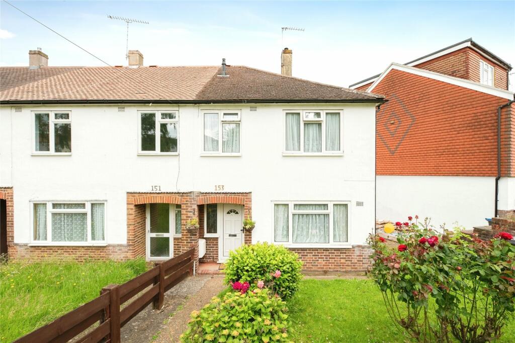3 bedroom end of terrace house for sale in Mount Road, Chessington, KT9