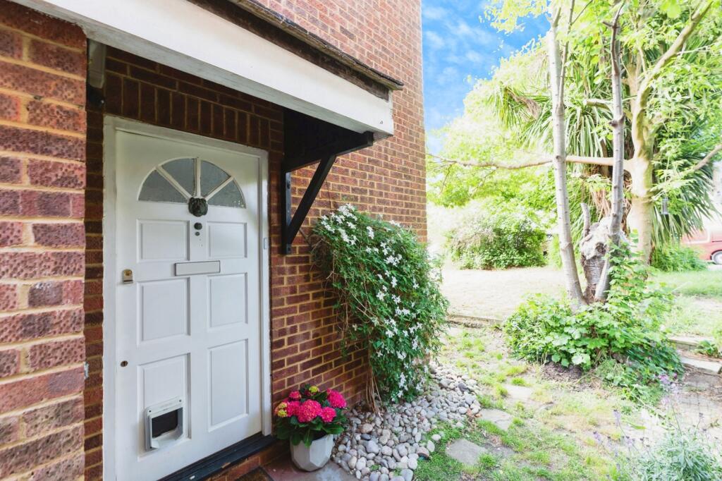 Main image of property: Foxglove Lane, Chessington, KT9