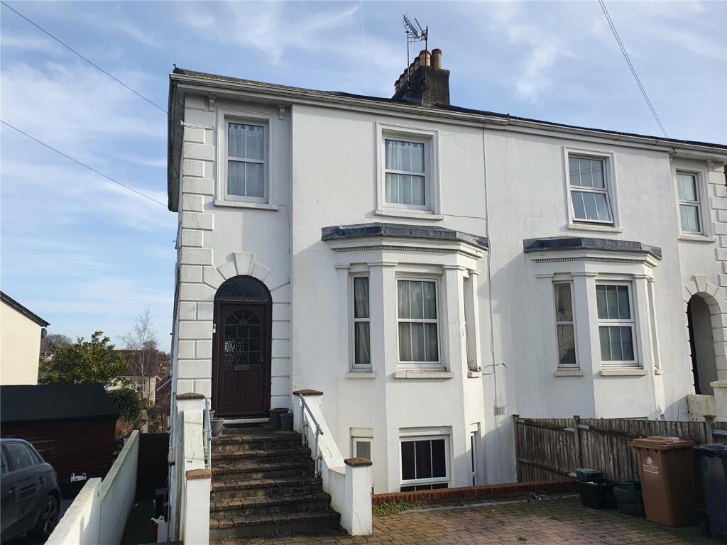 2 bedroom for sale in Earlsbrook Road, Redhill, Surrey, RH1