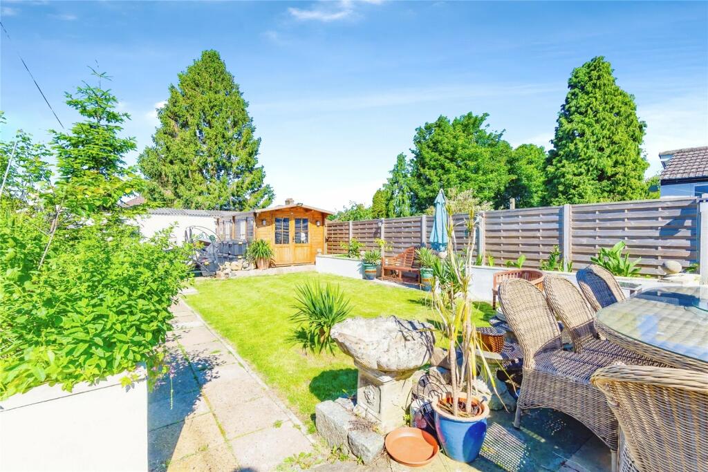 2 bedroom bungalow for sale in Addison Road, Caterham, Surrey, CR3
