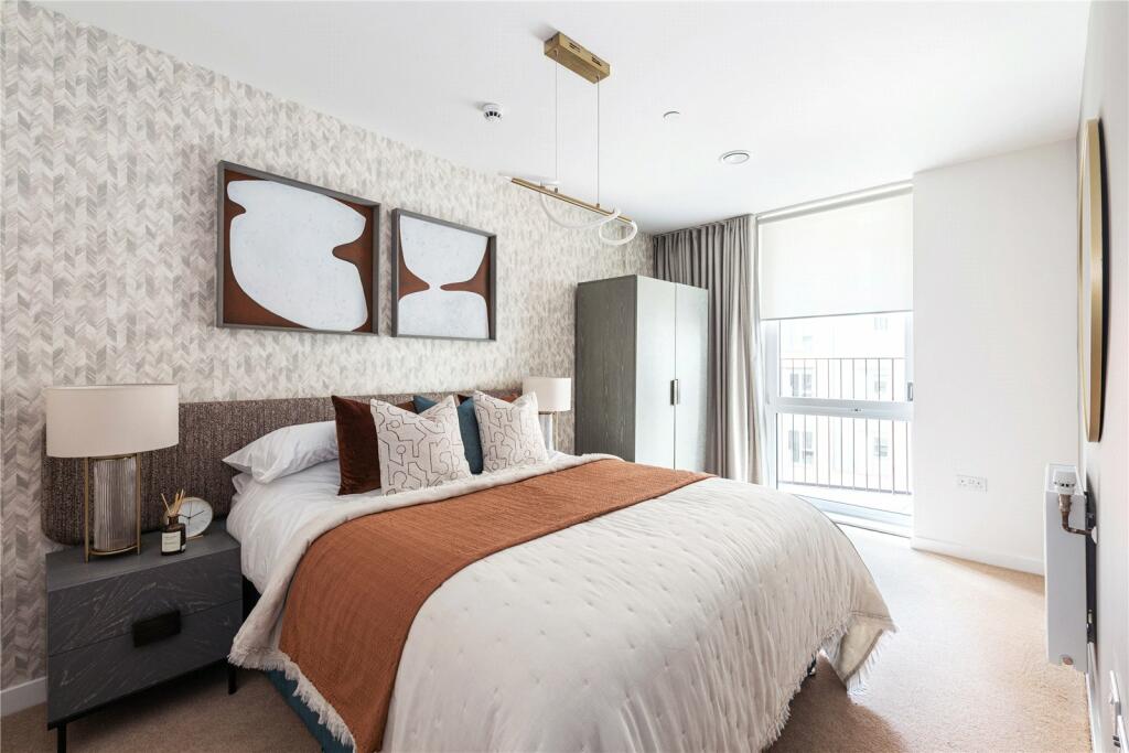 Additional property image - Cherry Orchard Road, Croydon, CR0