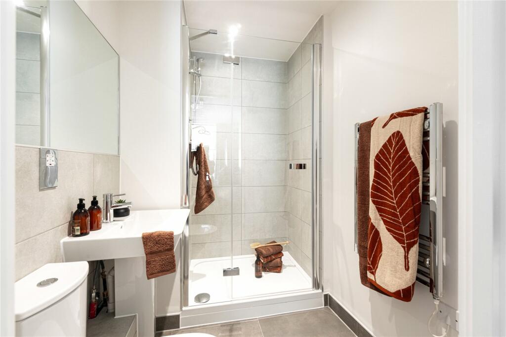 Additional property image - Cherry Orchard Road, Croydon, CR0