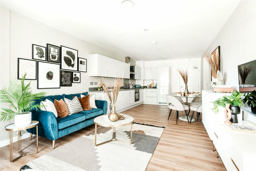 Additional property image - Cherry Orchard Road, Croydon, CR0