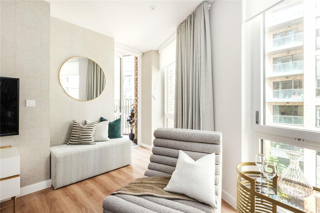 Additional property image - Cherry Orchard Road, Croydon, CR0