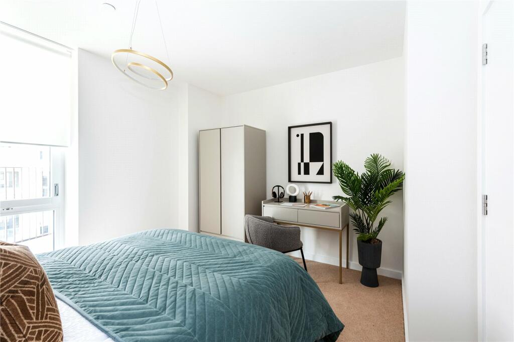 Additional property image - Cherry Orchard Road, Croydon, CR0