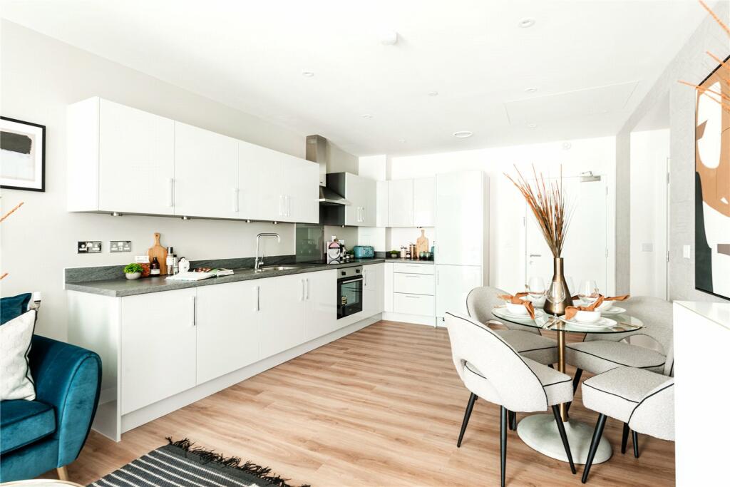 Additional property image - Cherry Orchard Road, Croydon, CR0