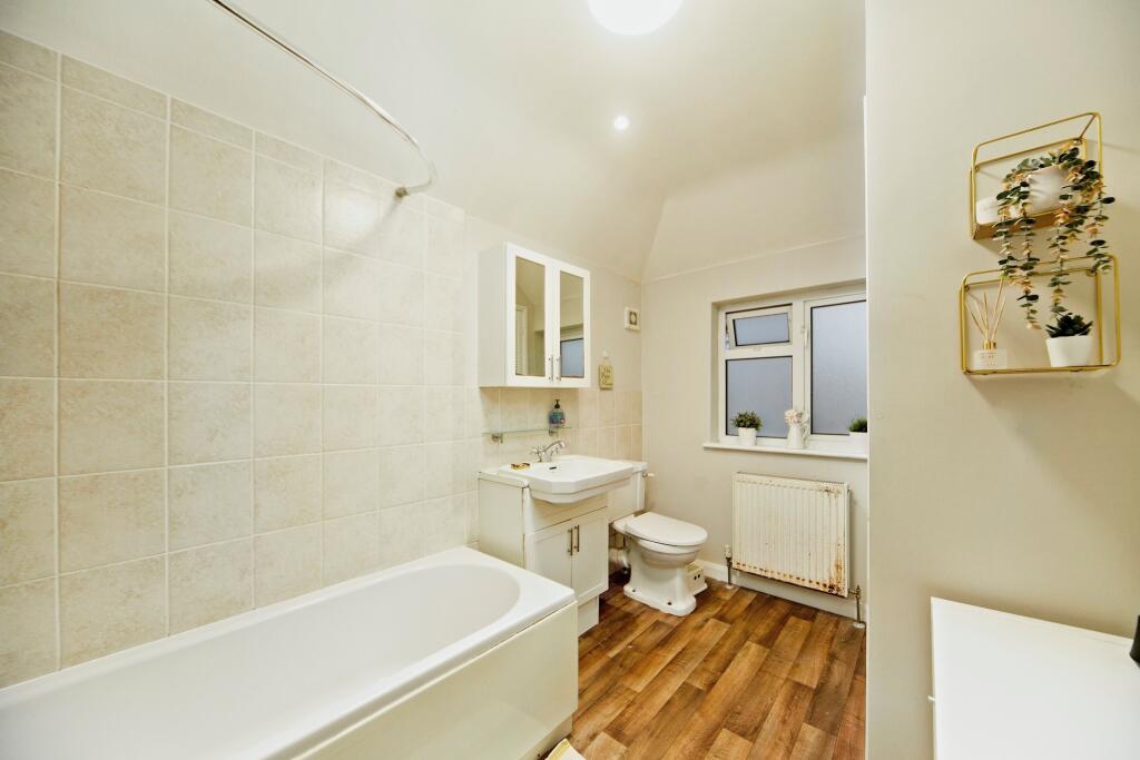 Additional property image - Layton Crescent, Croydon, CR0