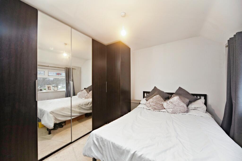 Additional property image - Layton Crescent, Croydon, CR0
