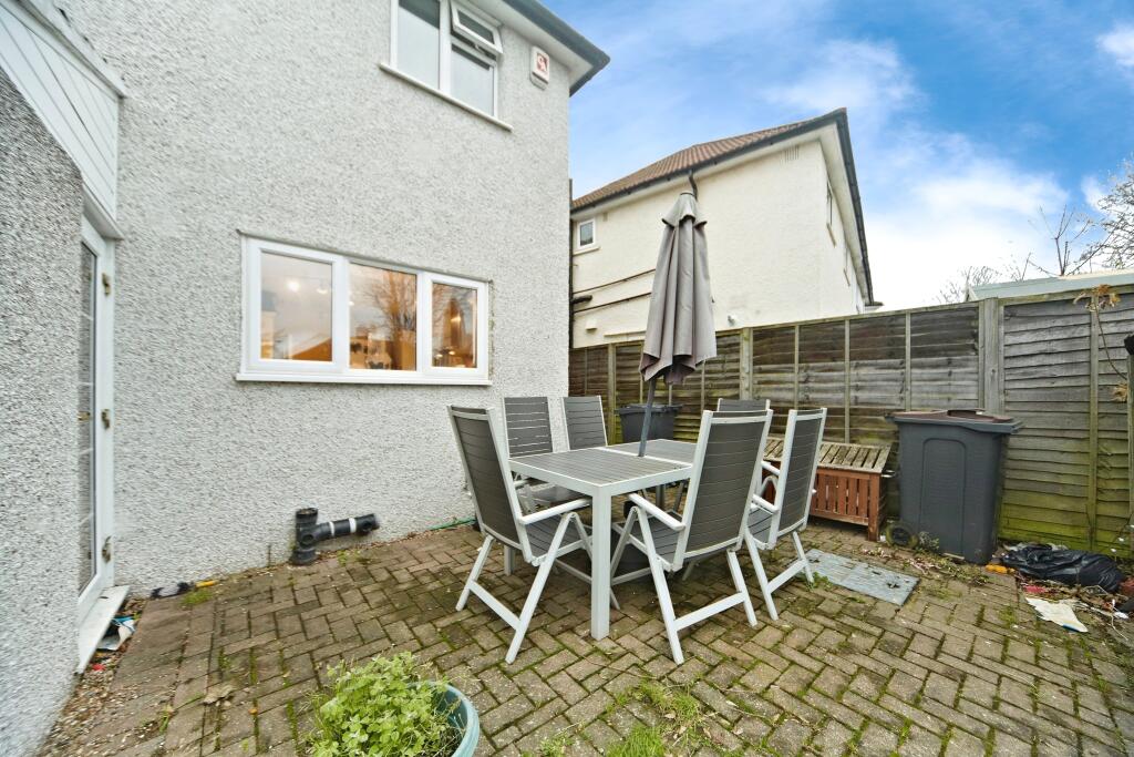 Additional property image - Layton Crescent, Croydon, CR0