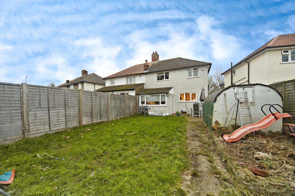 Additional property image - Layton Crescent, Croydon, CR0