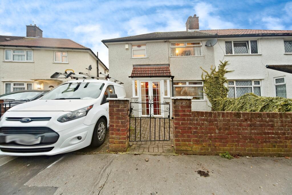 Additional property image - Layton Crescent, Croydon, CR0