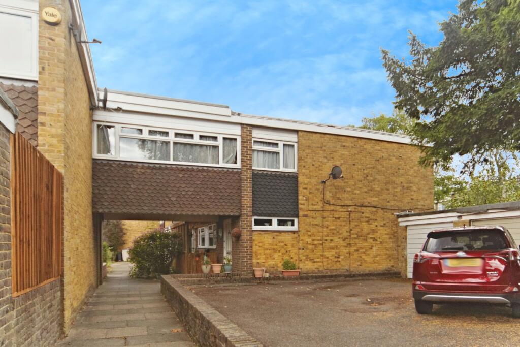 Main image of property: Bracewood Gardens, Croydon, CR0
