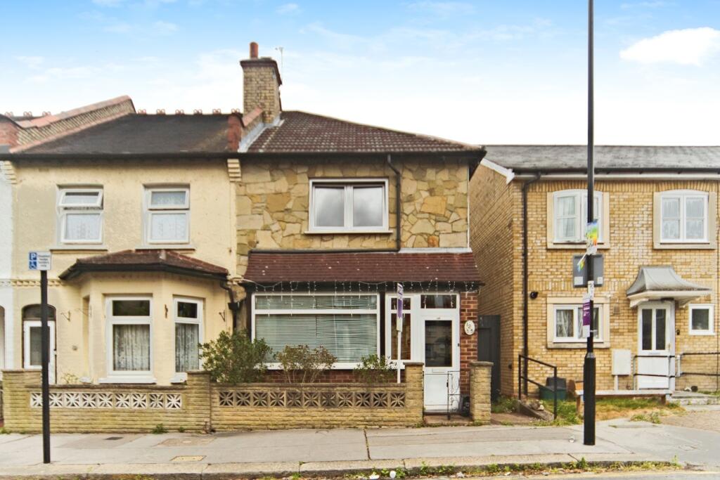 3 bedroom end of terrace house