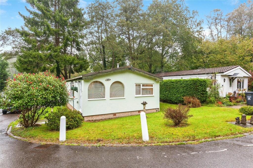 2 bedroom detached house for sale in Woodpecker Way, Turners Hill Park