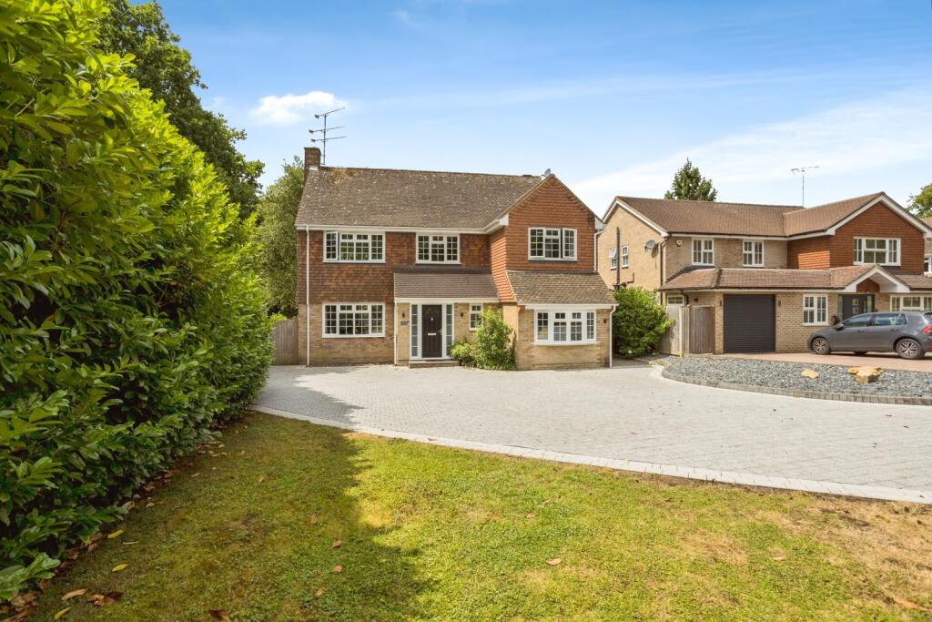 Main image of property: High Oaks, Crawley, West Sussex, RH11