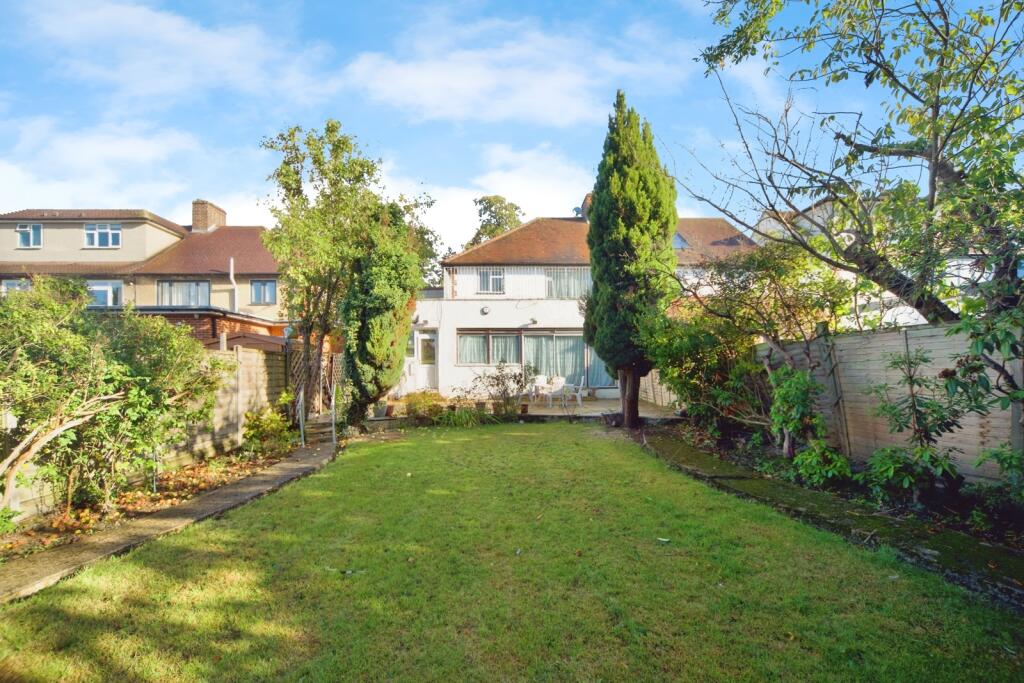 Main image of property: Queen Elizabeths Drive, London, N14