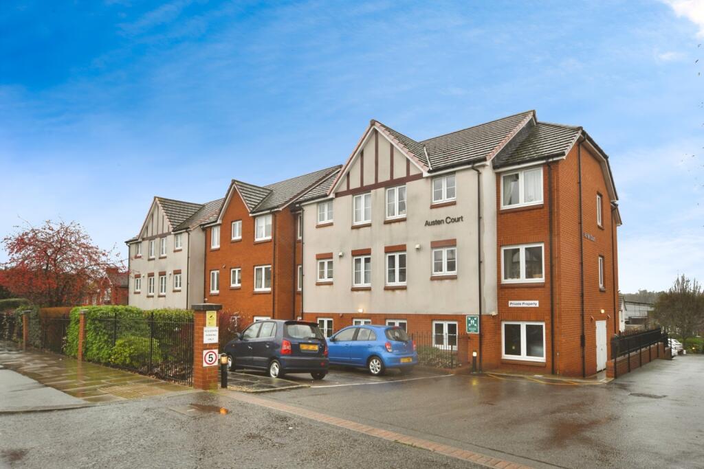 Main image of property: Winchmore Hill Road, London, N21