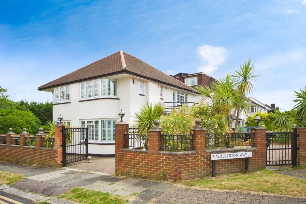 Main image of property: Chase Road, LONDON, London, N14