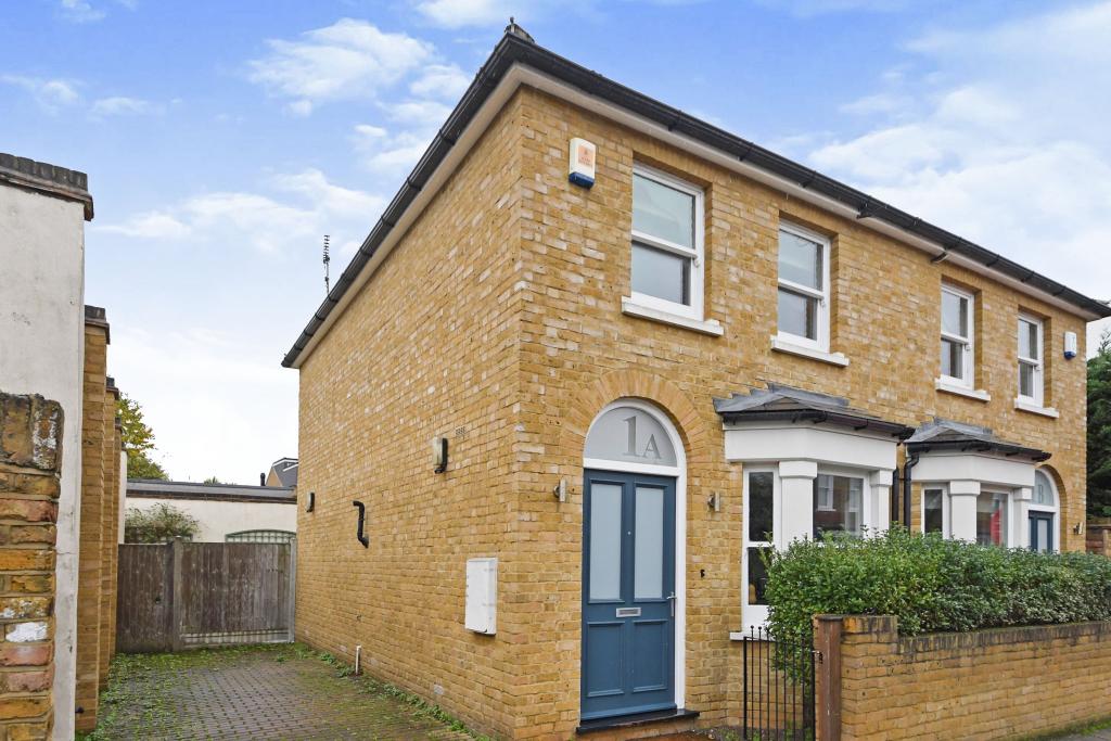 2 bedroom semidetached house for sale in Maynard Road, Walthamstow