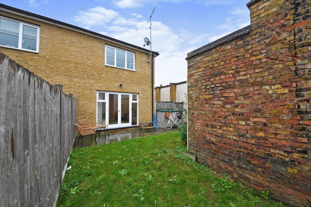 2 bedroom semidetached house for sale in Maynard Road, Walthamstow