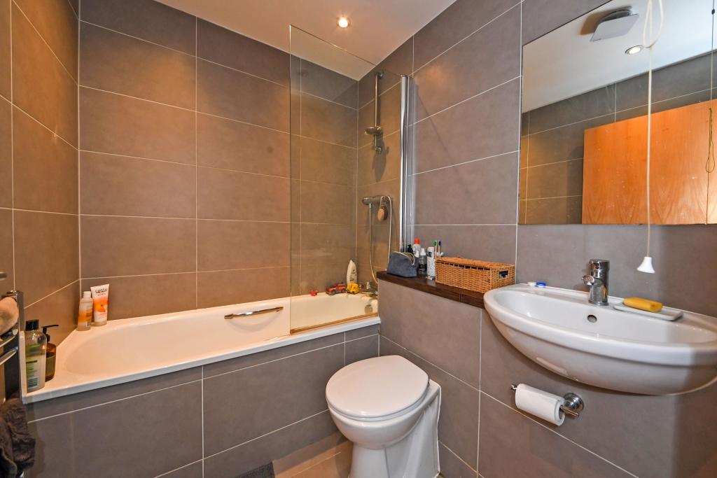 2 bedroom semidetached house for sale in Maynard Road, Walthamstow