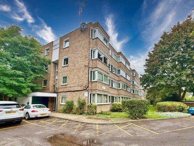 Main image of property: Queenswood Gardens, London, E11