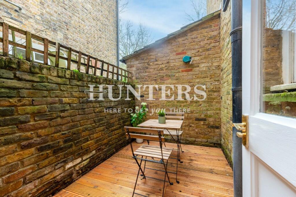 1 bedroom flat for sale in Hillfield Road, London, NW6