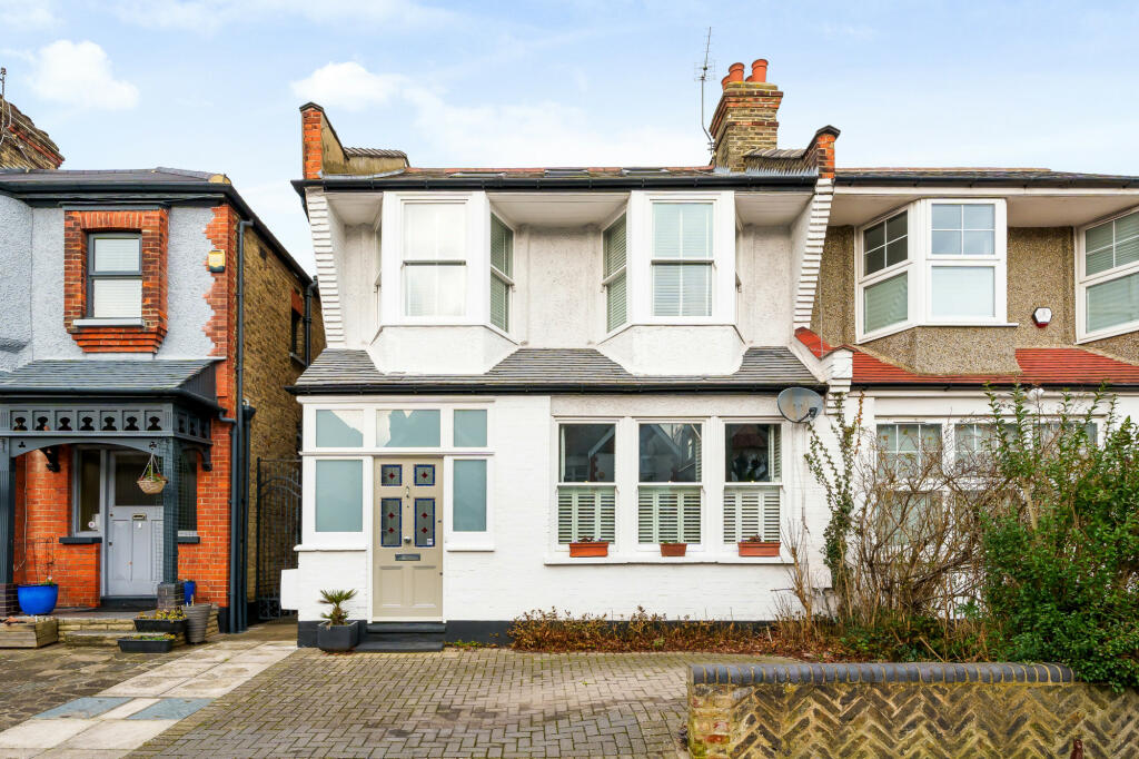 4 bedroom semidetached house for sale in Pollard Road, Whetstone, N20