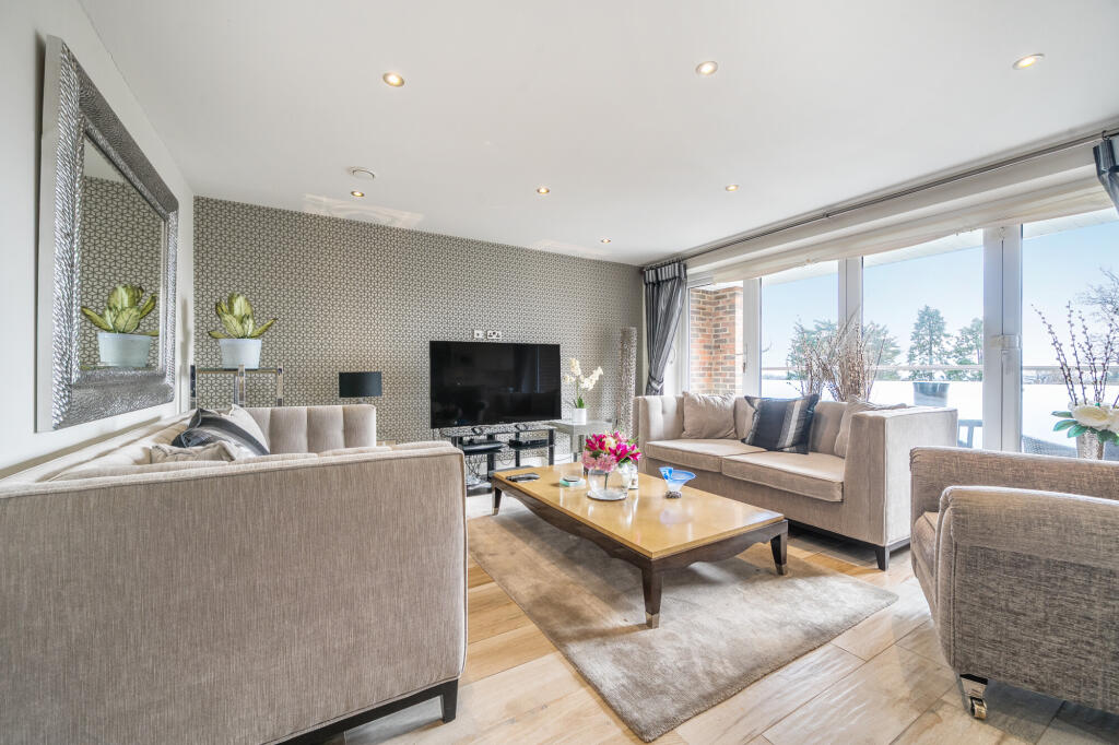 Main image of property: Alisa Lodge, Oakleigh Park South, N20