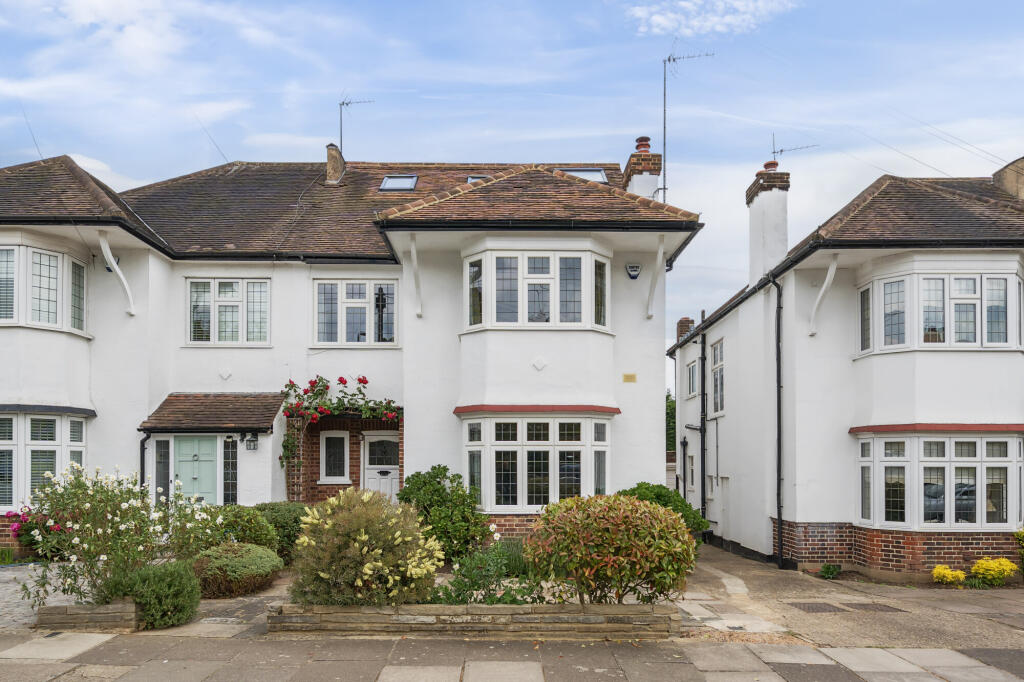 Main image of property: West Hill Way, Totteridge, N20